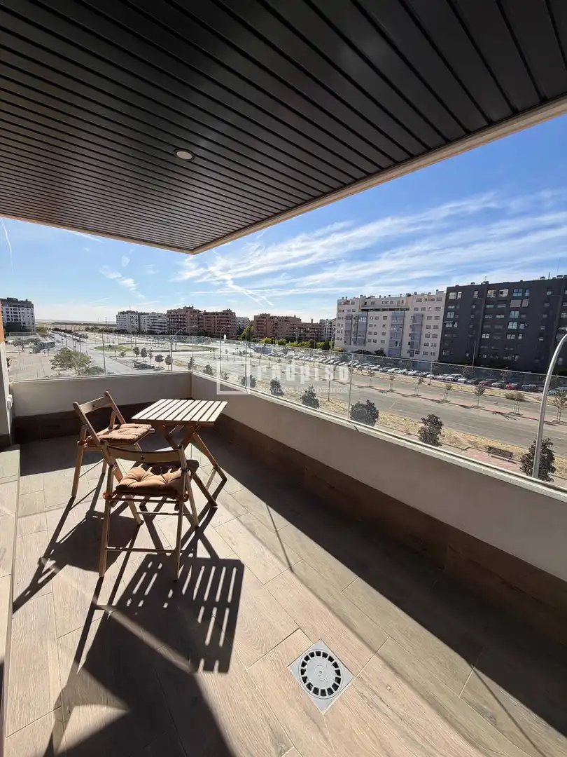 Pis amb piscina en venda a de la Gran Vía del Sureste, imagen 2