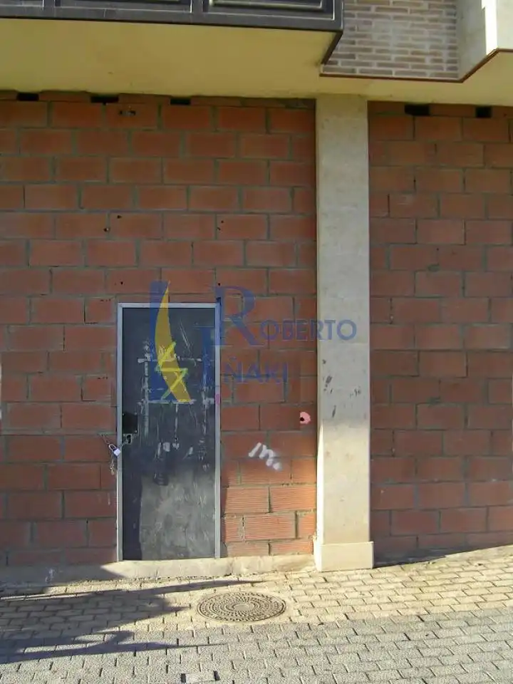 Local comercial en venda a Valencia de Don Juan, imagen 4