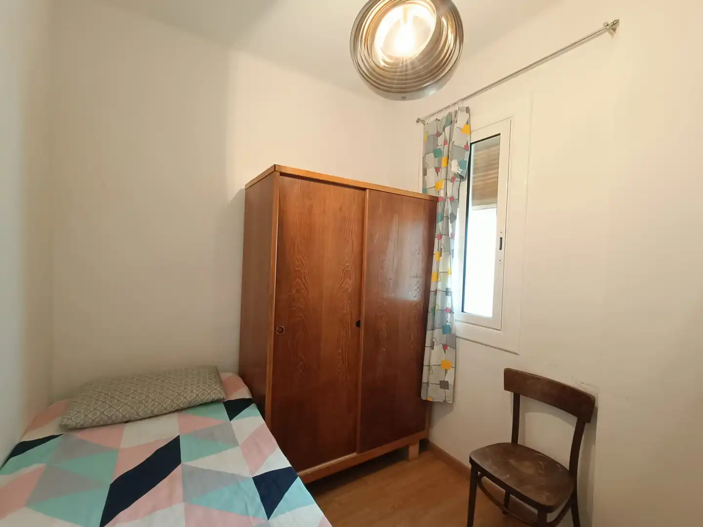 Habitación de Piso en venta en L'Hospitalet de Llobregat con Amueblado y Balcón