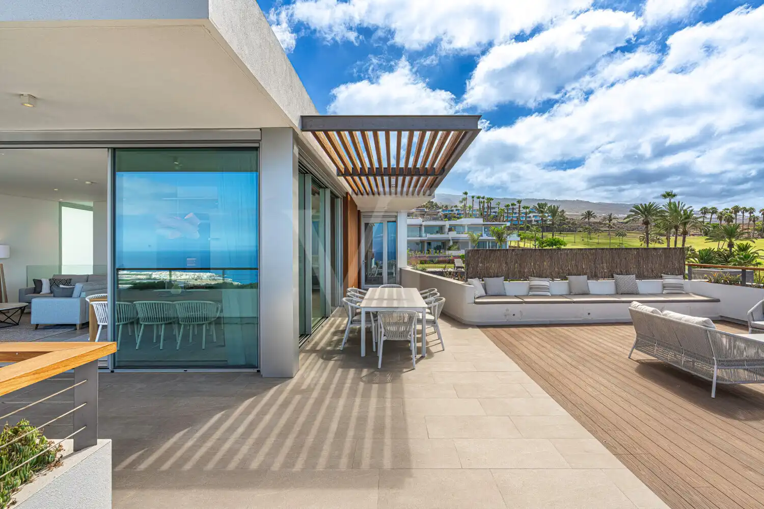 Terrasse von Dachboden zum Verkauf in Guía de Isora mit Klimaanlage, Terrasse und Balkon