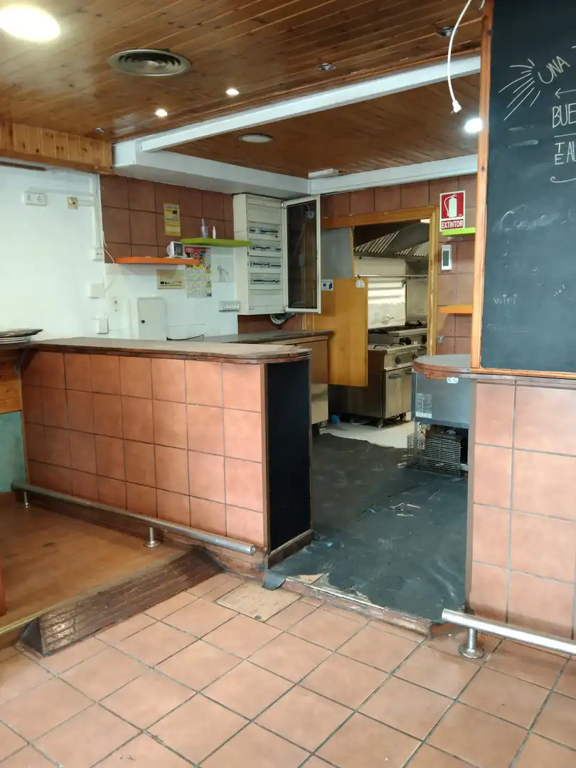 Business premises for sale in Plaça President Companys, imagen 12