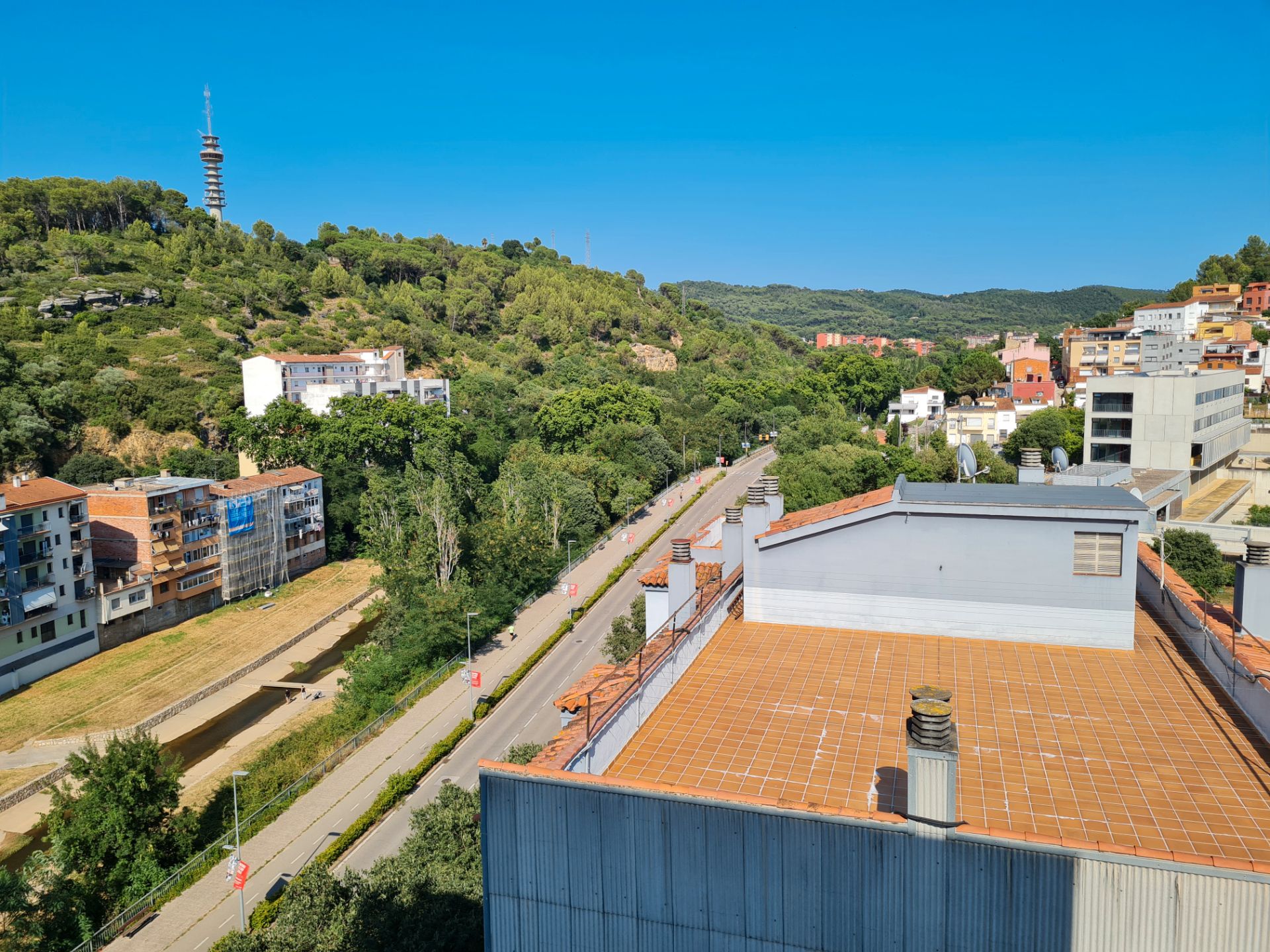 Vista exterior de Pis de lloguer en Girona Capital amb Calefacció, Parquet i Forn