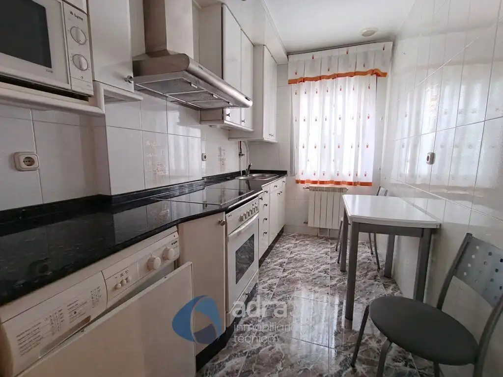 Küche von Wohnung zur Miete in  Logroño mit Heizung, Terrasse und Möbliert