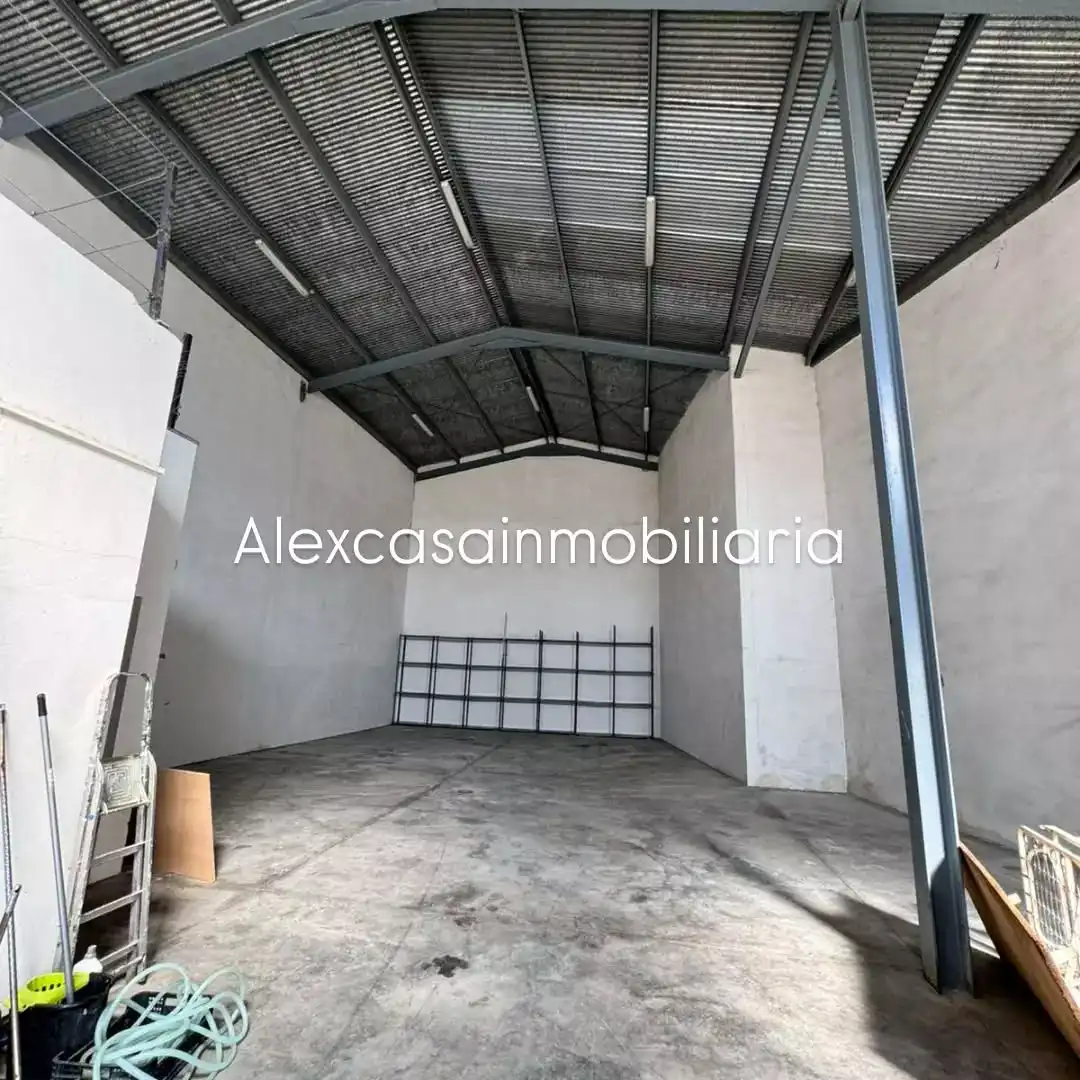 Nave industrielle à vendre à Polígono Industrial Atalaya 9