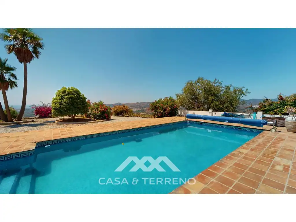 Jardí de Casa o xalet en venda en Vélez-Málaga amb Aire condicionat, Jardí privat i Terrassa