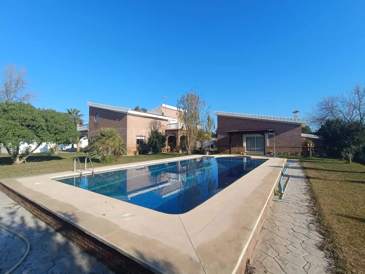 Piscina de Casa o xalet en venda en Alcalá de Guadaira amb Aire condicionat, Calefacció i Jardí privat