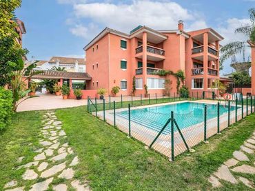 Pis amb piscina en venda a Diseminado Poligono 15 1