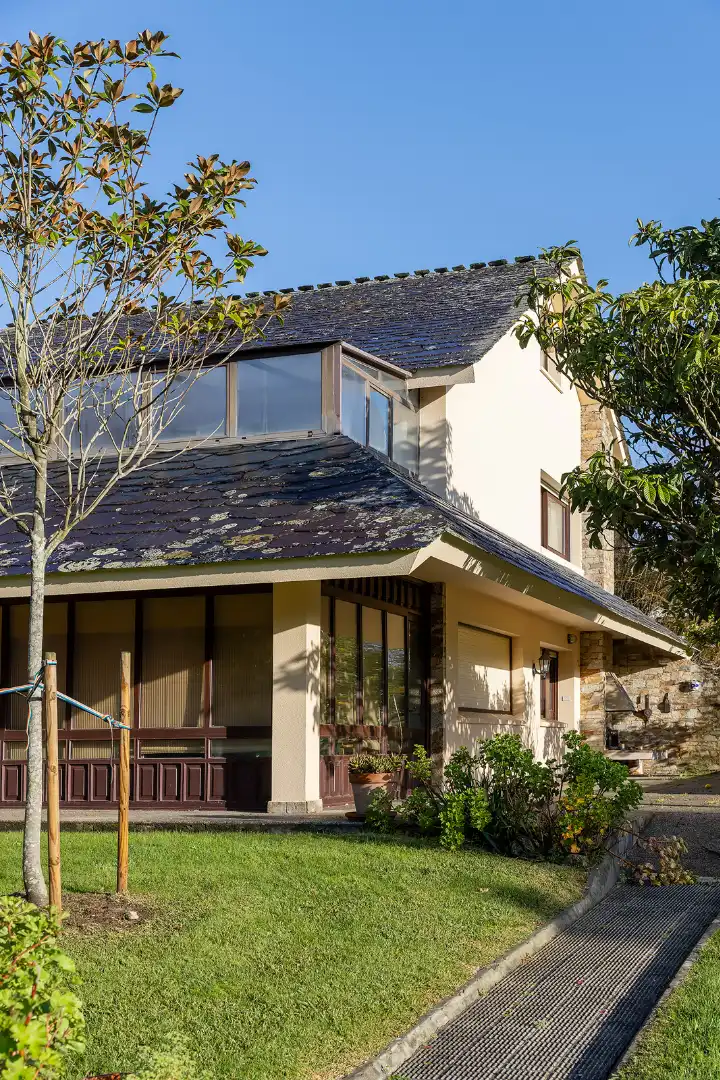 Vista exterior de Casa o chalet en venta en Oleiros con Calefacción, Jardín privado y Parquet