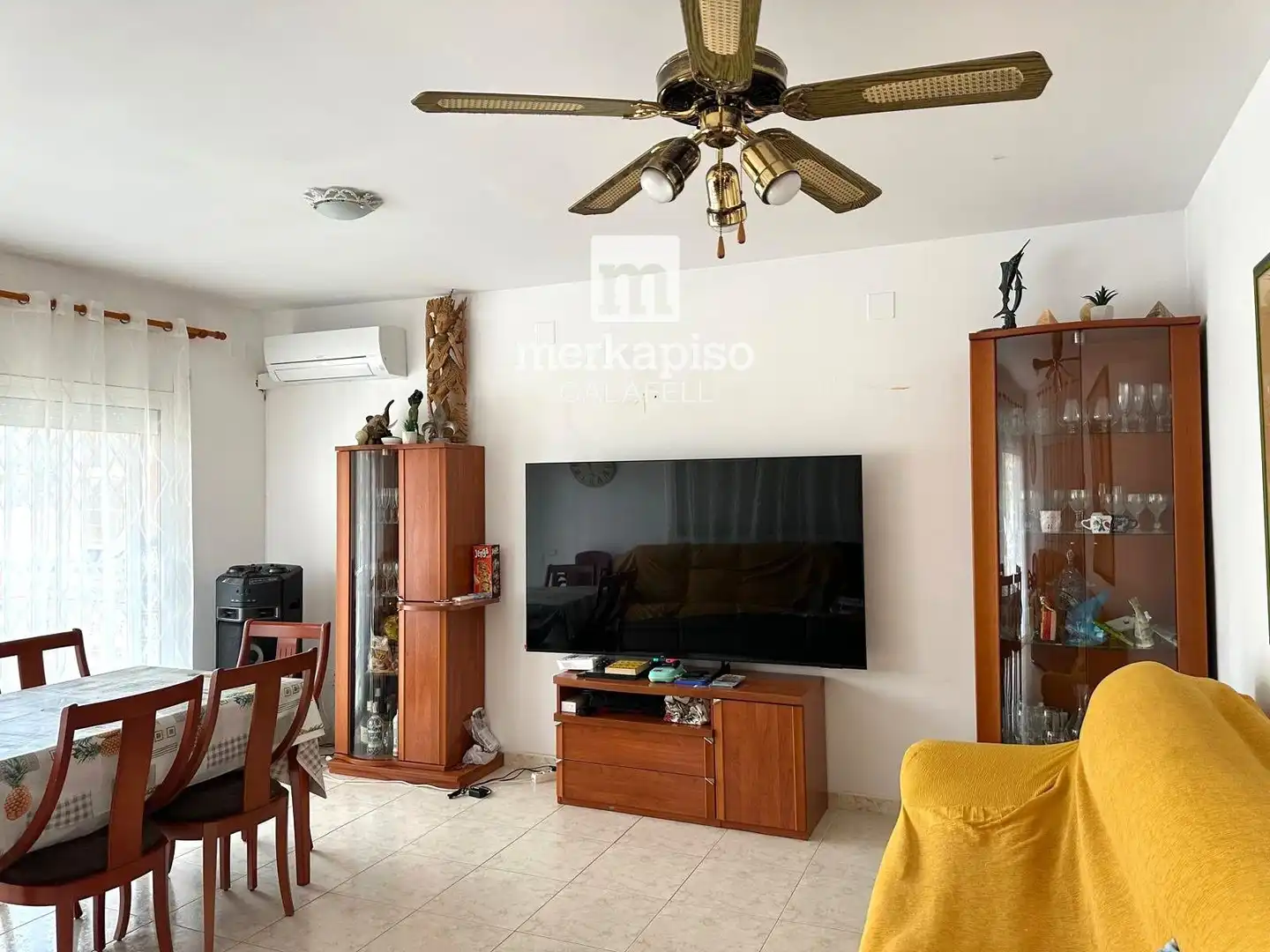 Wohnzimmer von Haus oder Chalet zum Verkauf in Calafell mit Klimaanlage, Privatgarten und Terrasse