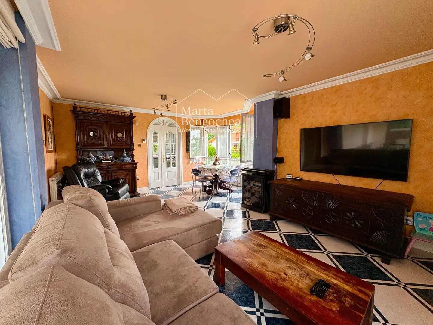 Living room of Houses for sale in Zigoitia  with Heating, Private garden and Swimming Pool