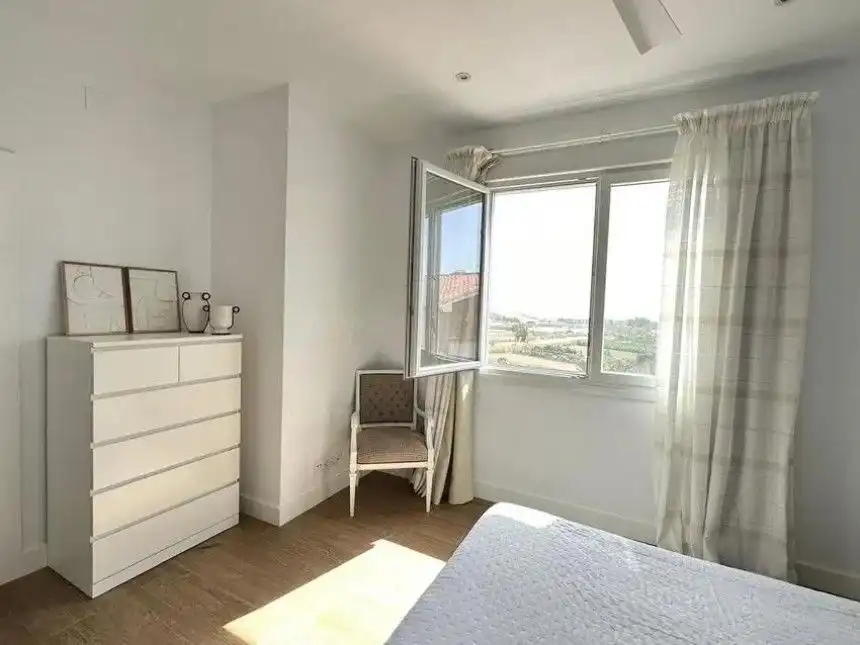 Dormitori de Casa o xalet en venda en Vélez-Málaga amb Aire condicionat, Calefacció i Jardí privat