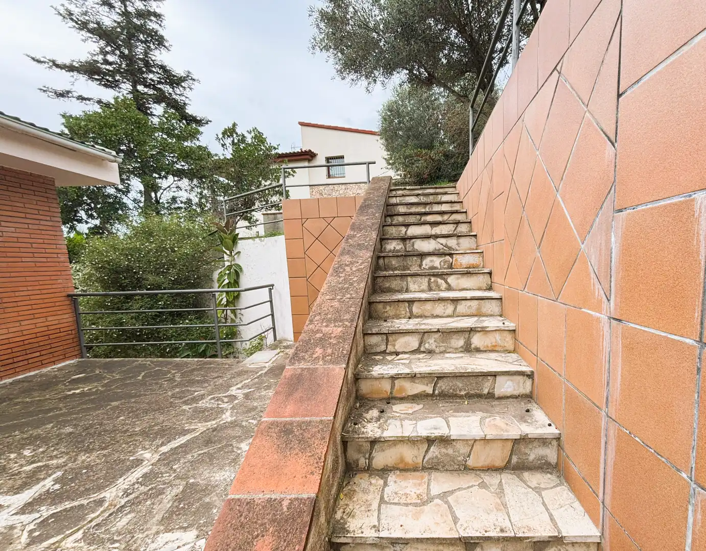 Vista exterior de Casa o xalet en venda en La Palma de Cervelló amb Aire condicionat, Calefacció i Jardí privat
