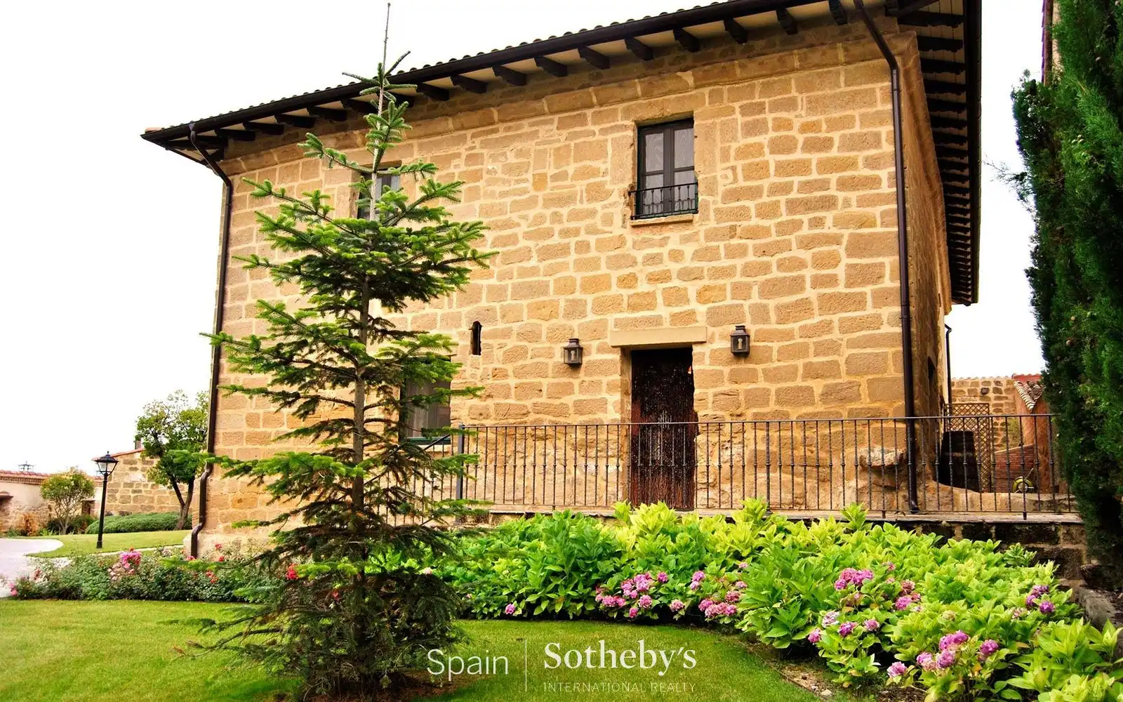 Außenansicht von Residential zum Verkauf in Villalba de Rioja