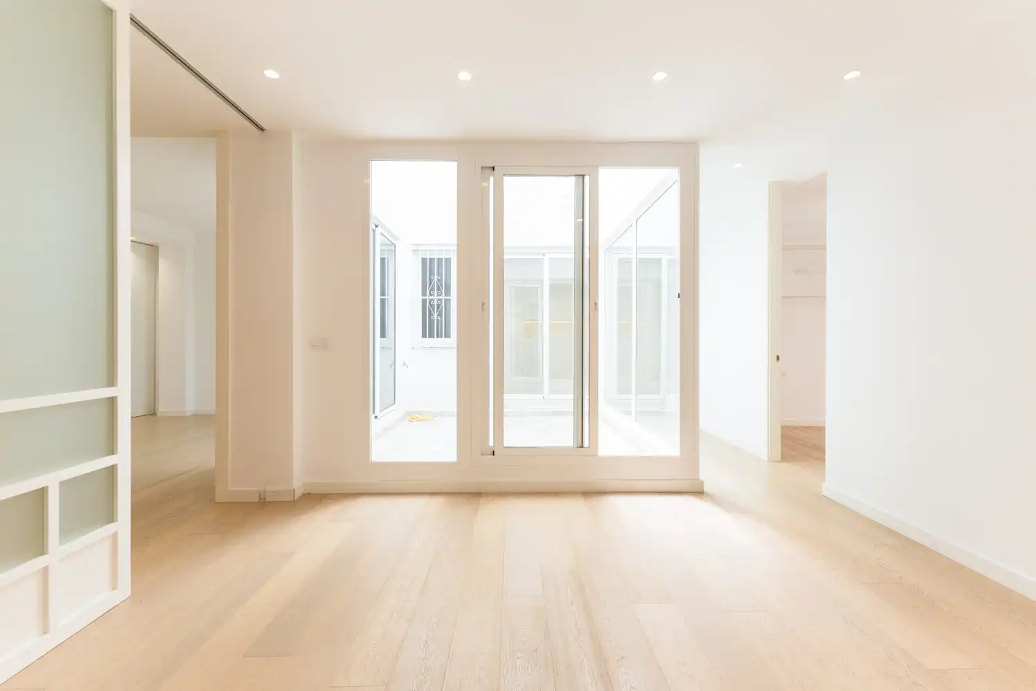Flat for rent in Valencia  with Air Conditioner, Heating and Furnished