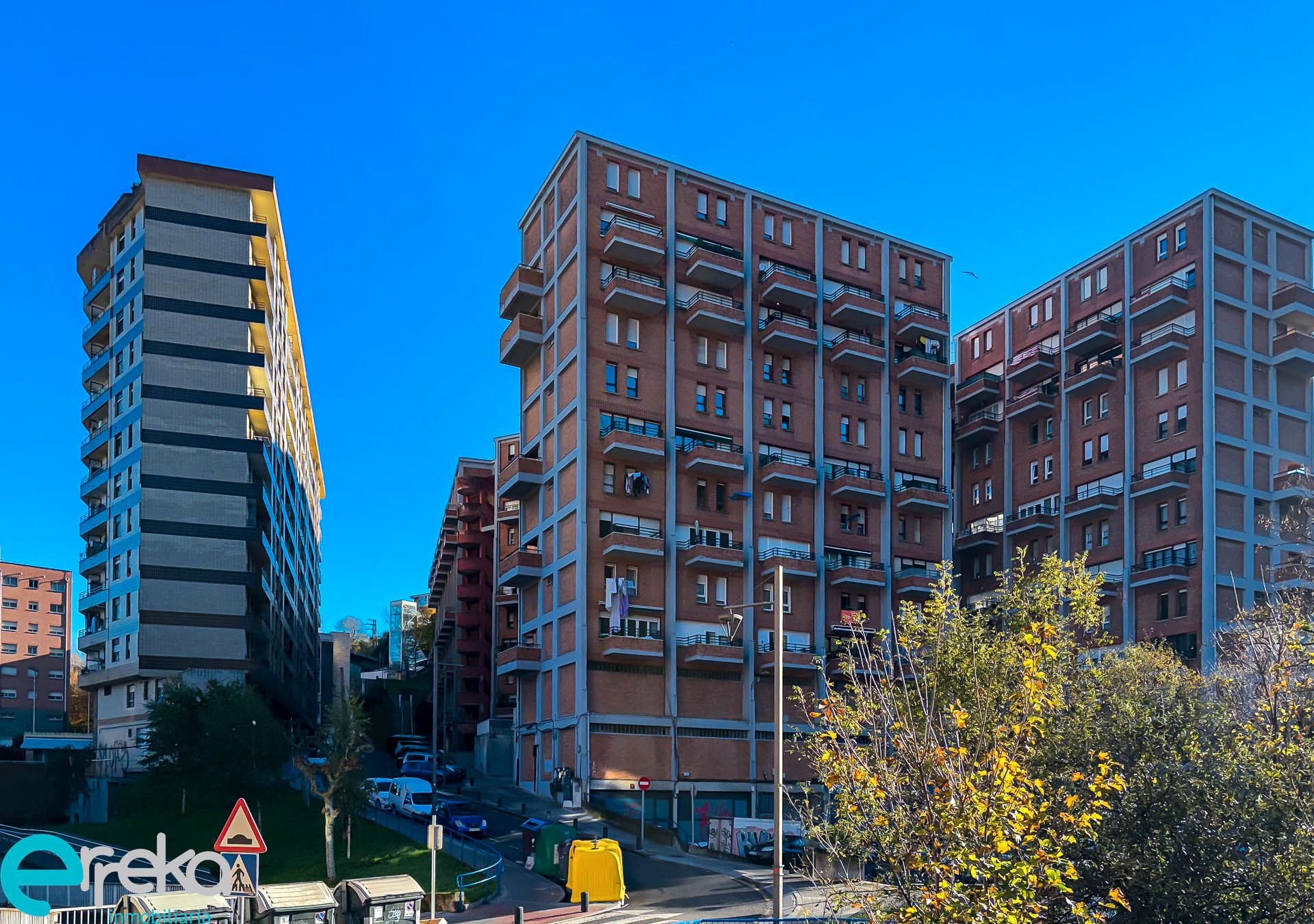 Vista exterior de Dúplex en venda en Bilbao  amb Calefacció, Terrassa i Moblat