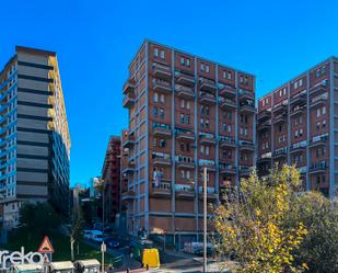 Vista exterior de Dúplex en venda en Bilbao  amb Calefacció, Terrassa i Moblat