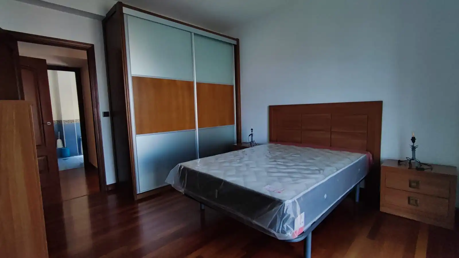 Bedroom of Flat for rent in Badajoz  with Air Conditioner, Heating and Parquet flooring