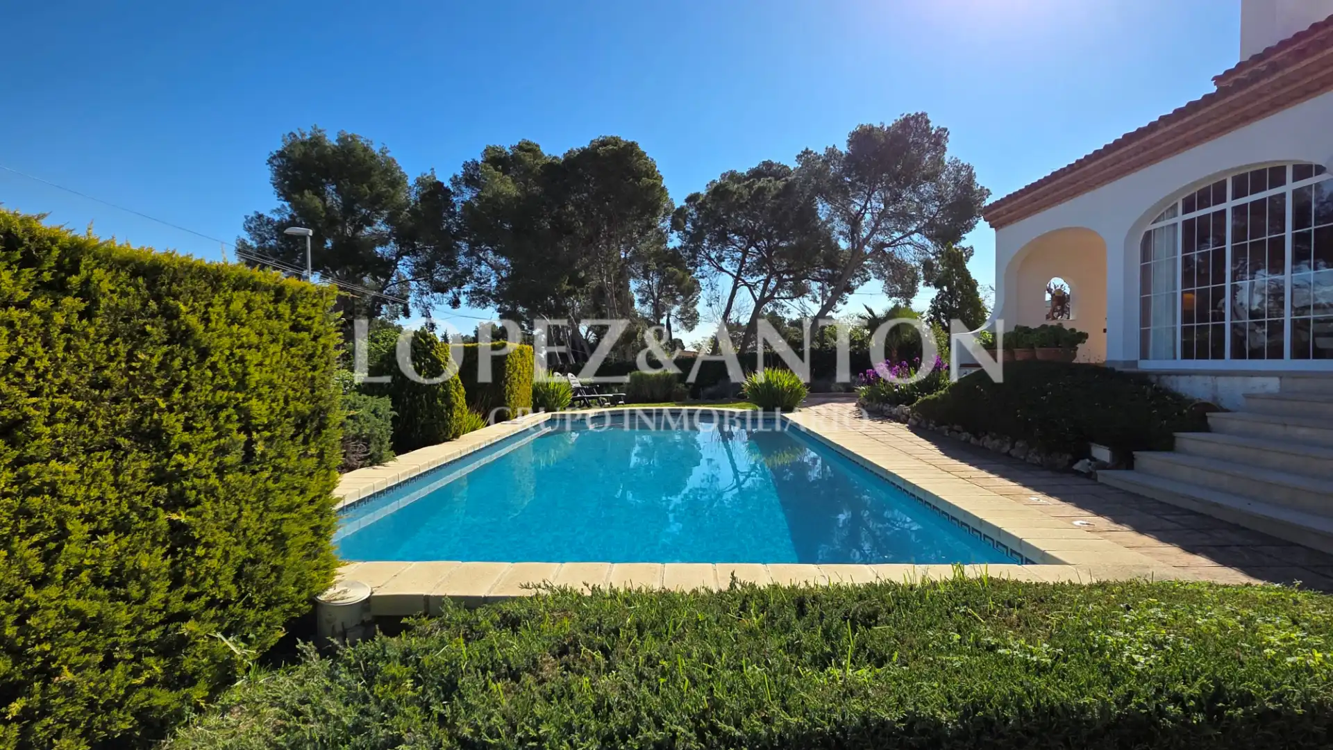 Swimming pool of Houses for sale in L'Eliana  with Air Conditioner, Heating and Private garden