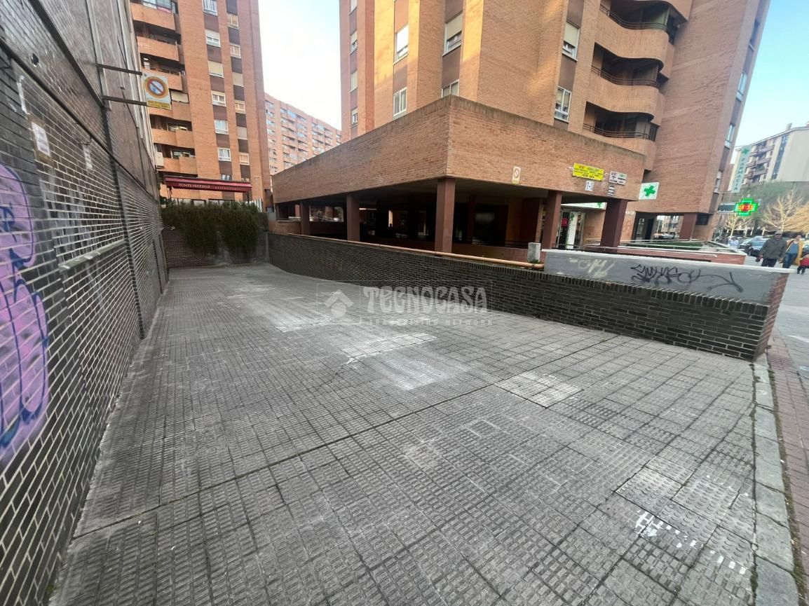 Vista exterior de Garatge de lloguer en Valladolid Capital