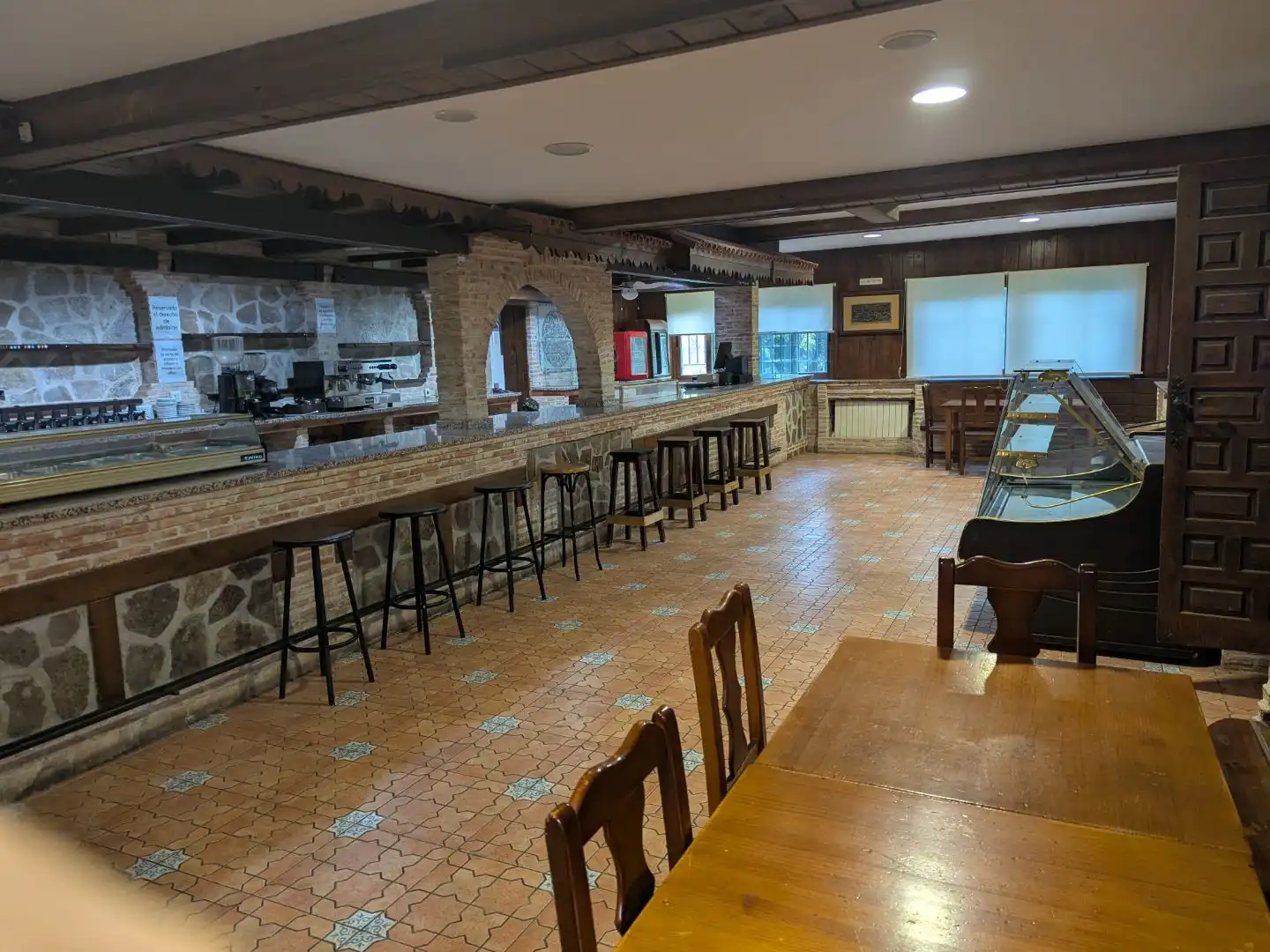 Local de alquiler en Hontoba, Guadalajara