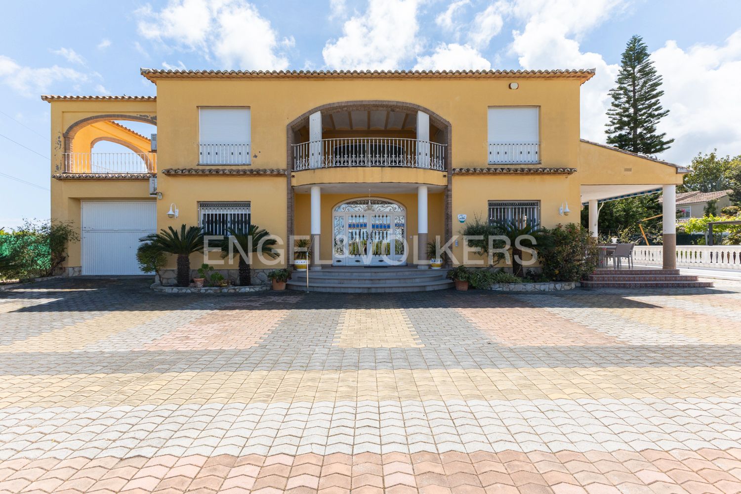 Vista exterior de Finca rústica en venda en Piles amb Aire condicionat, Calefacció i Jardí privat