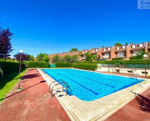 Swimming pool of House or chalet for sale in Zamora Capital   with Heating, Storage room and Community pool