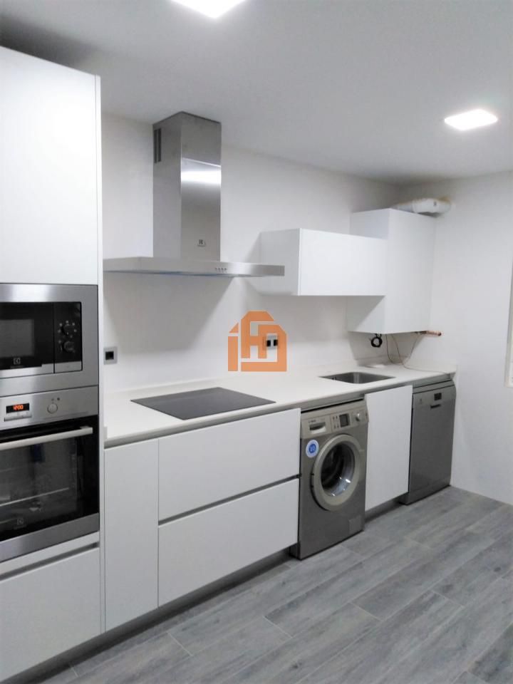 Cuina de Apartament en venda en León Capital  amb Calefacció i Parquet