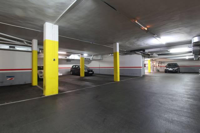 Garaje en Venta en Carrer d'Ercilla en El Guinardó