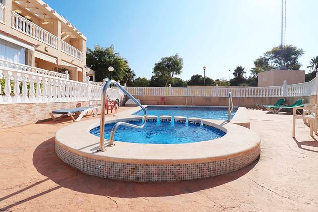 Casa adosada en Alquiler en Carrer Felip de Togores en El Edén