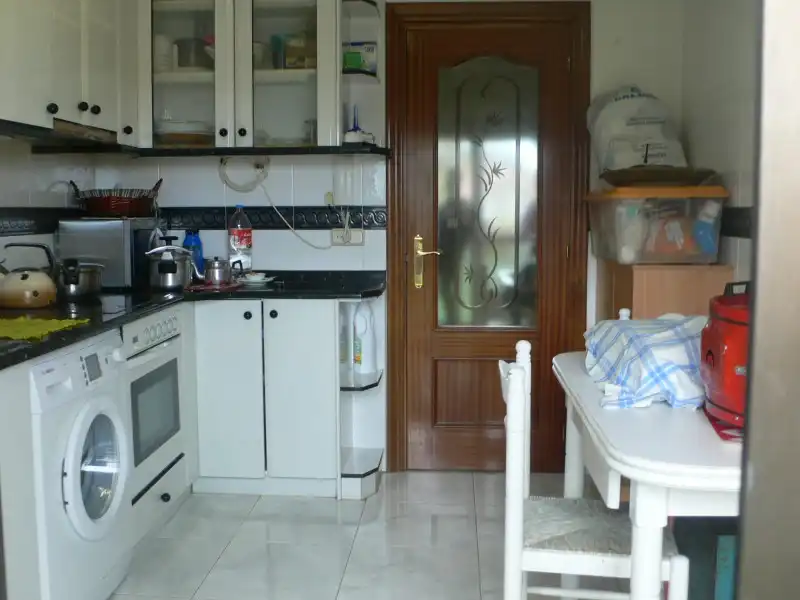 Cocina de Piso en venta en Bermeo con Calefacción, Trastero y Balcón