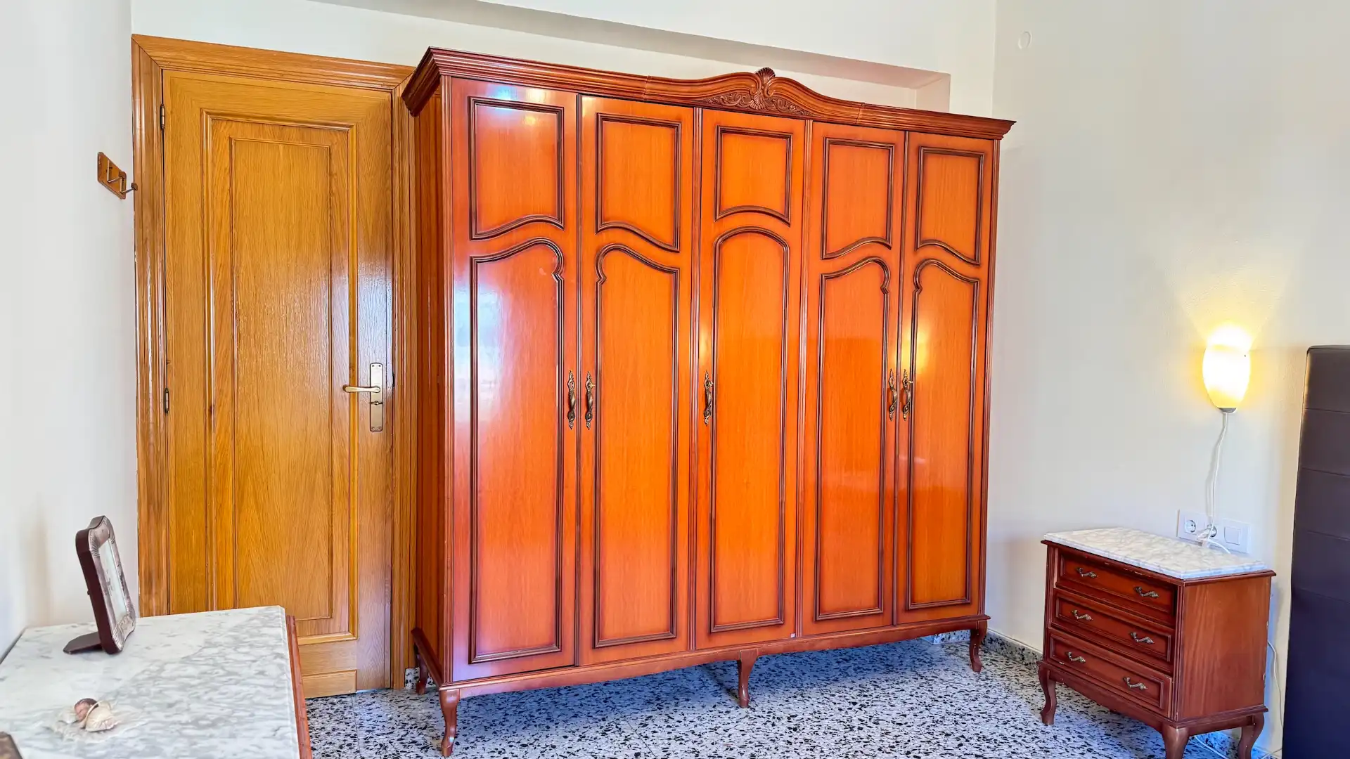 Bedroom of Apartments for sale in Valencia  with Furnished, Oven and Washing machine