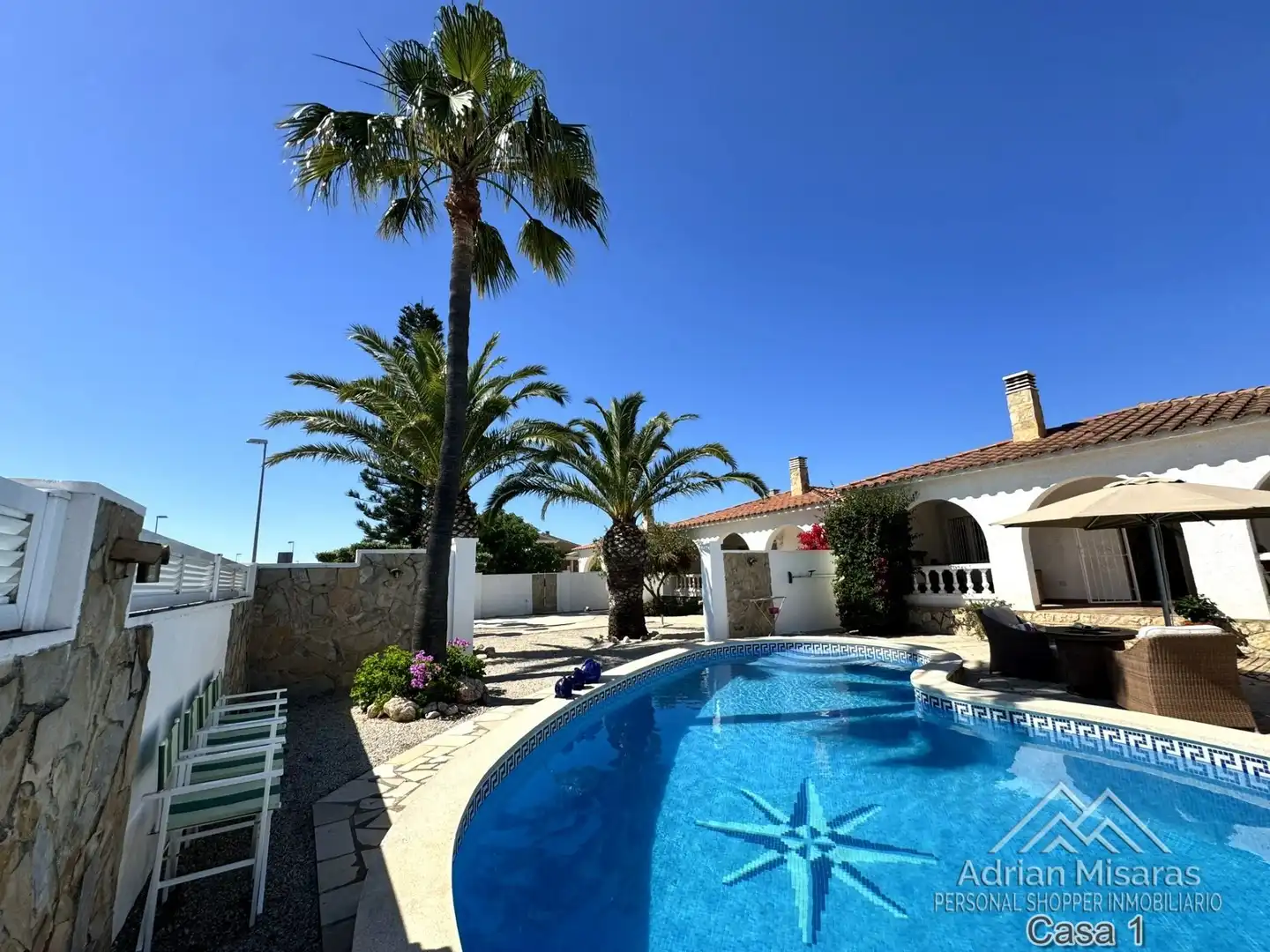 Vista exterior de Casa o chalet en venta en Deltebre con Aire acondicionado, Piscina y Amueblado