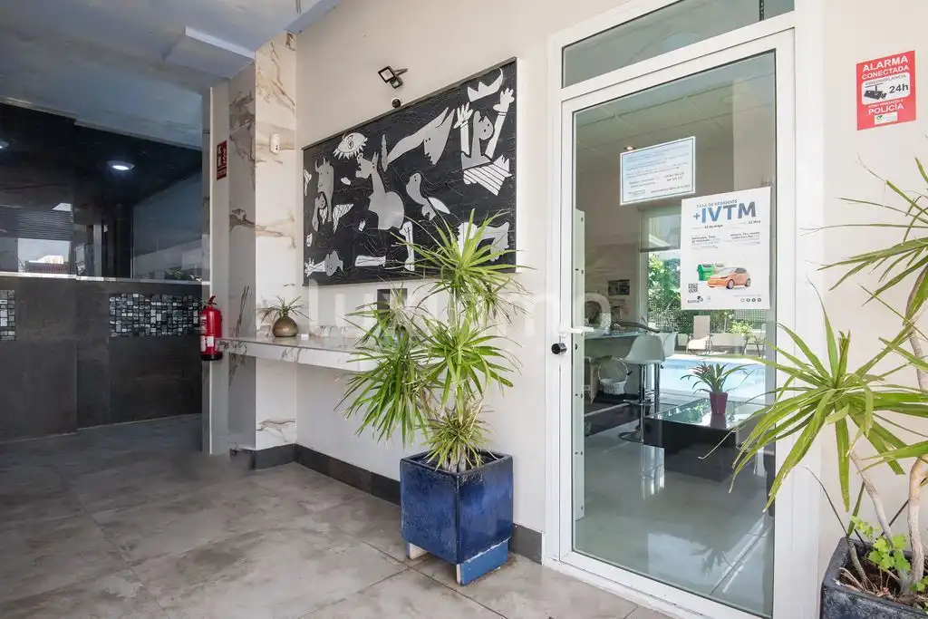 Wohnung zum Verkauf in Finestrat mit Klimaanlage, Privatgarten und Terrasse