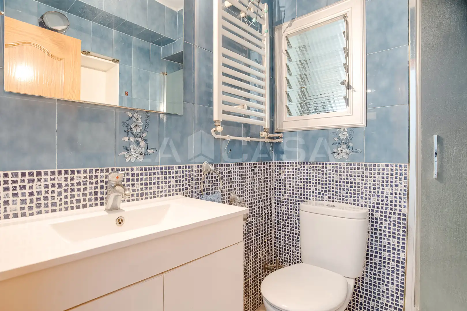 Bathroom of Flat for sale in Cornellà de Llobregat  with Heating
