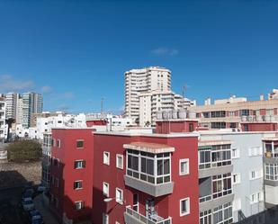 Vista exterior de Pis en venda en Las Palmas de Gran Canaria amb Balcó