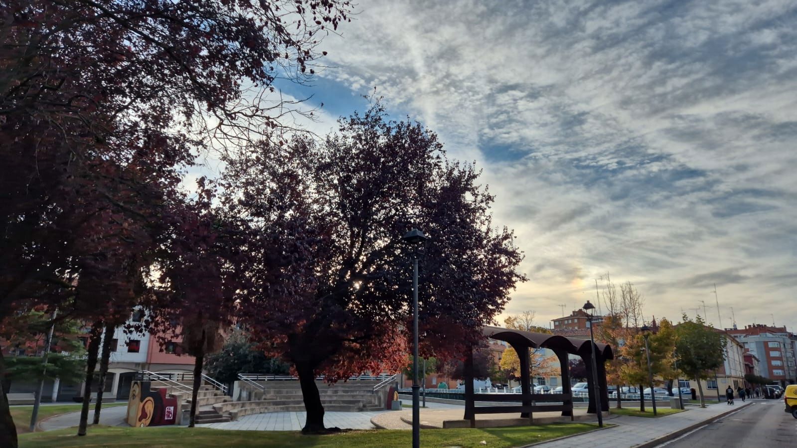 Vista exterior de Casa adosada en venda en Palencia Capital amb Calefacció, Parquet i Traster