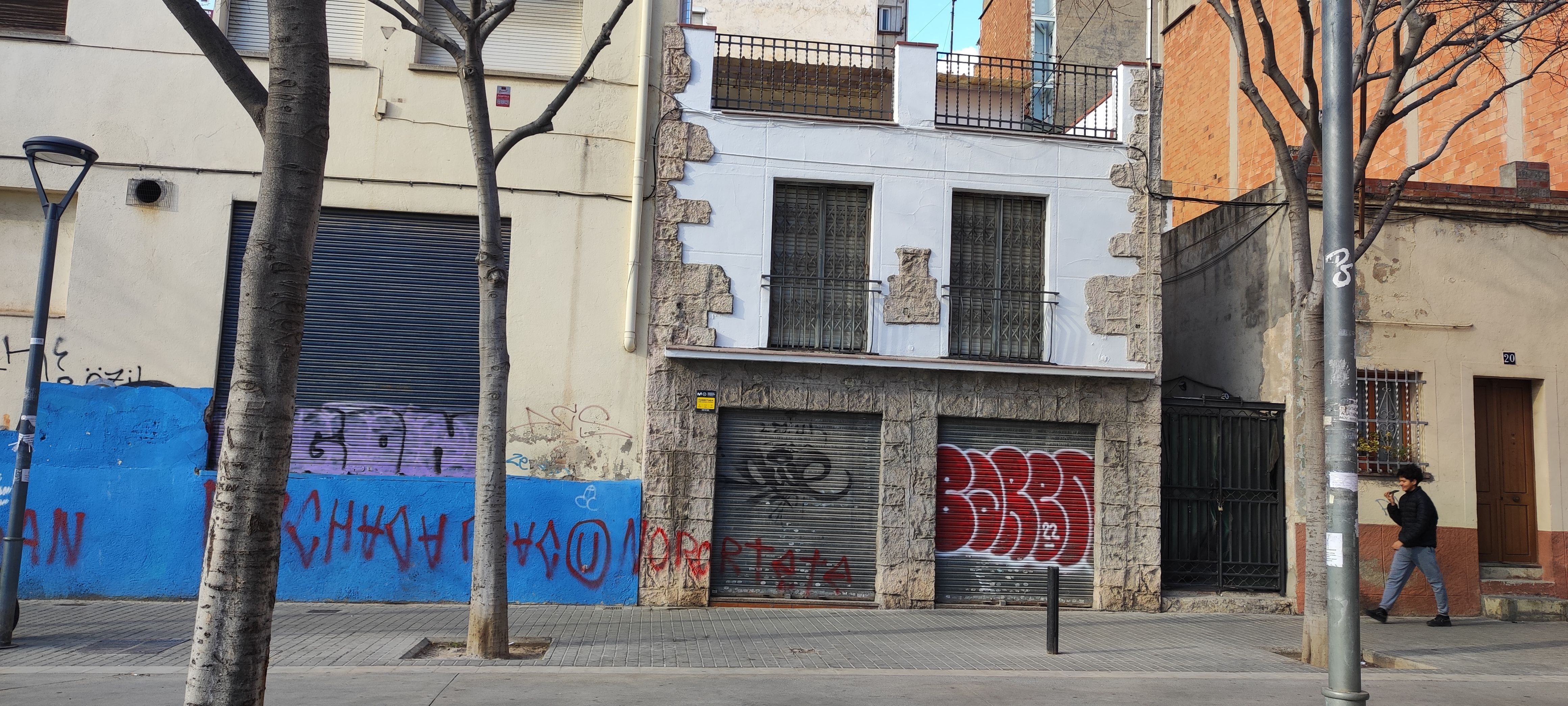 Exterior view of Duplex for sale in Badalona  with Terrace, Oven and Alarm