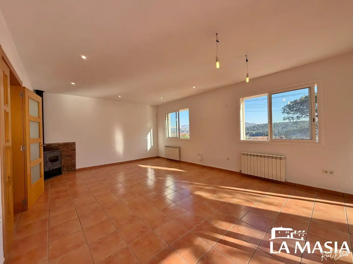 Sala de estar de Casa o chalet en venta en Canyelles con Calefacción, Jardín privado y Terraza