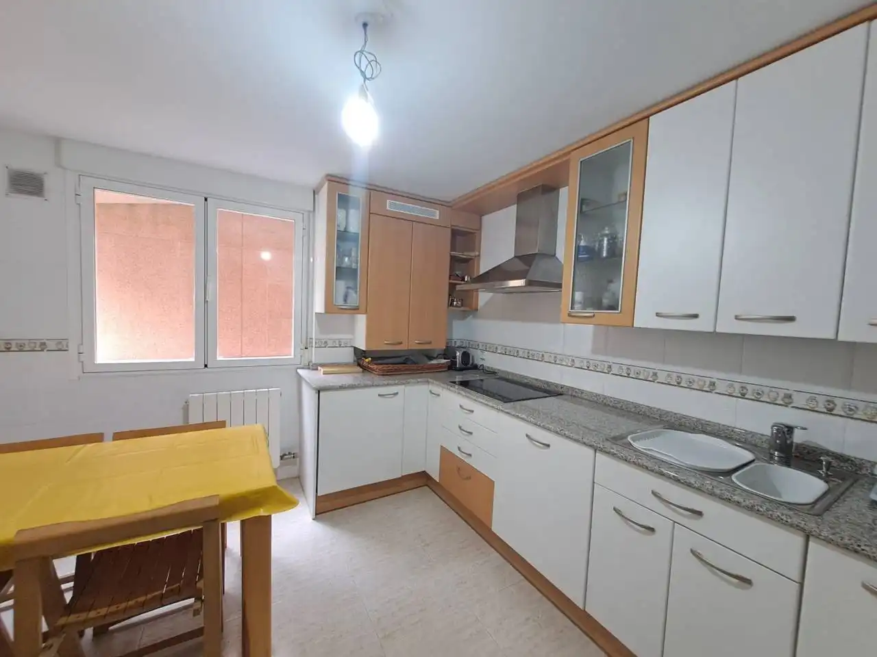 Cocina de Casa o chalet en venta en Merindad de Río Ubierna con Calefacción, Jardín privado y Terraza