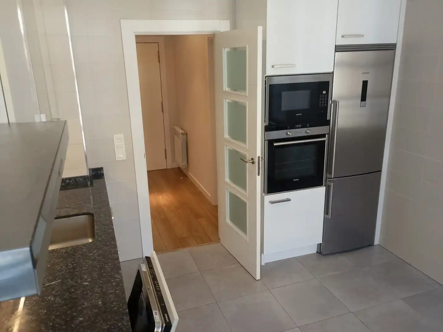 Kitchen of Flat for rent in Oviedo   with Heating, Parquet flooring and Oven