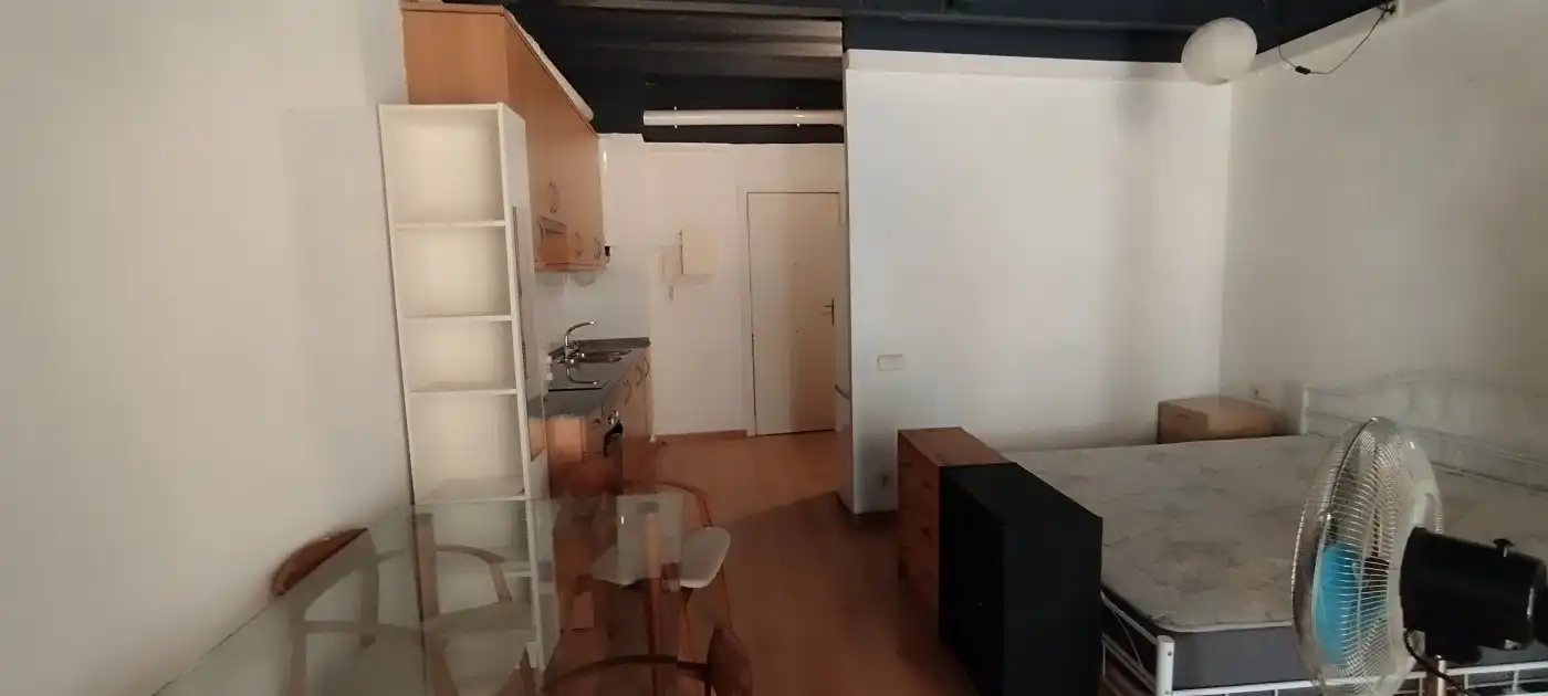 Loft de lloguer a Carrer de les Carretes, El Raval