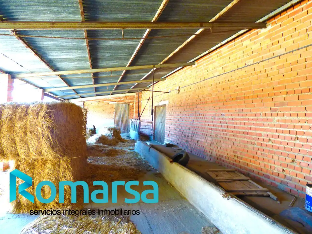 Industrial buildings for sale in Crespos, Ávila