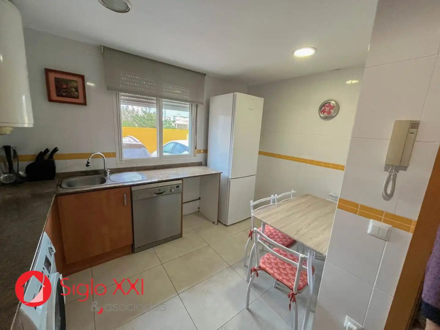 Küche von Einfamilien-Reihenhaus zum Verkauf in Almazora / Almassora mit Klimaanlage, Heizung und Terrasse