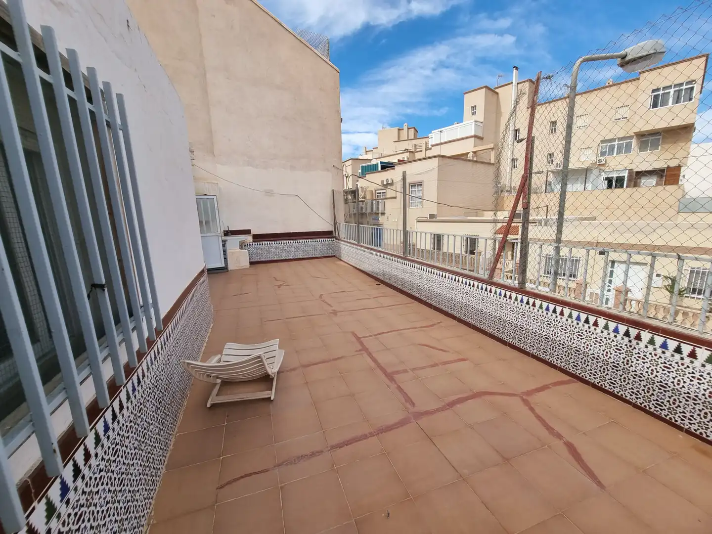 Terrassa de Casa o xalet en venda en Almería amb Jardí privat, Terrassa i Moblat