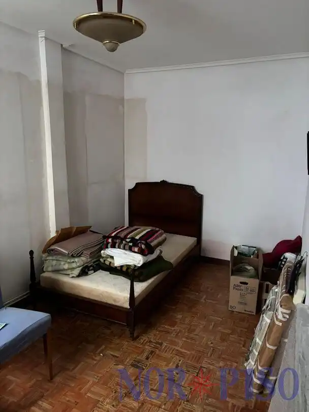 Schlafzimmer von Wohnung zum Verkauf in Bilbao  mit Heizung und Balkon