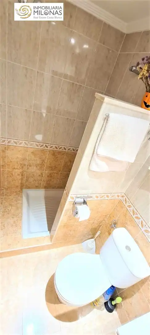 Bany de Casa o xalet en venda en L'Alfàs del Pi amb Aire condicionat, Calefacció i Jardí privat