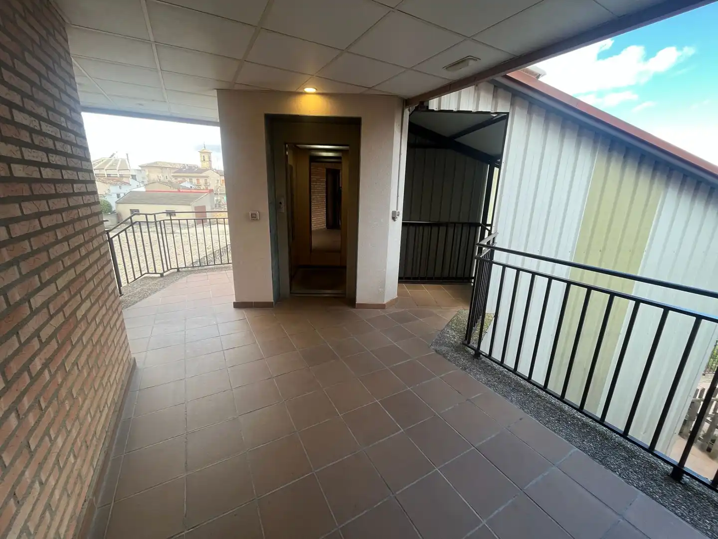 Terraza de Piso en venta en La Muela con Calefacción, Parquet y Trastero