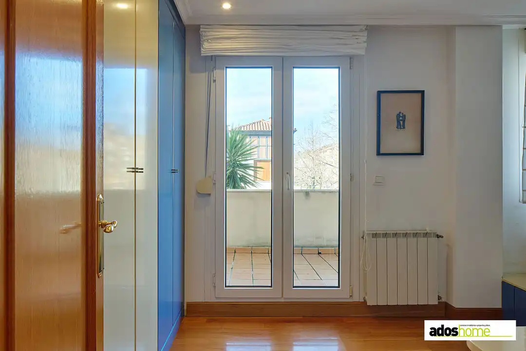 Habitación de Casa adosada en venta en Zarautz con Calefacción