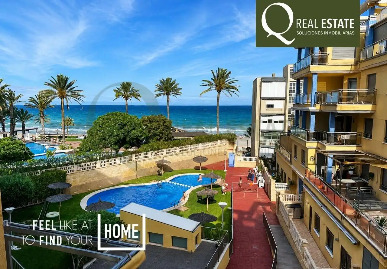 Vista exterior de Piso de alquiler en El Campello con Aire acondicionado, Jardín privado y Terraza