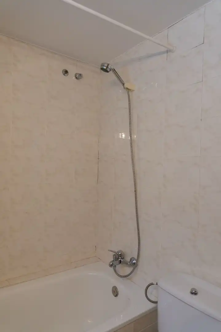 Bany de Apartament en venda en Espot amb Calefacció, Jardí privat i Parquet